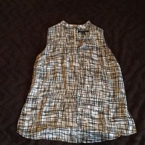 Sleeveless Choker Shirt